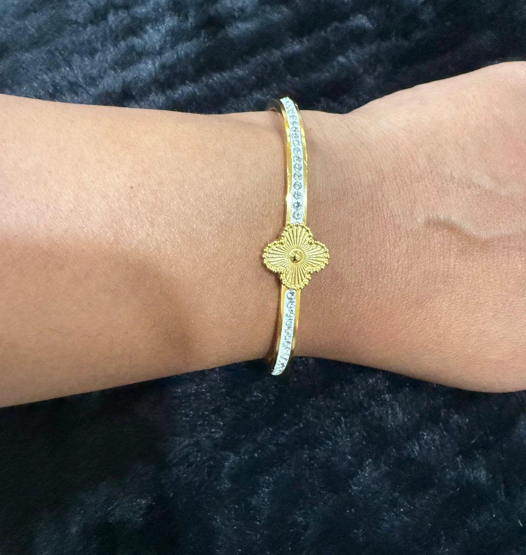 Clover with Diamond Bangle